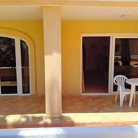 Parque Carolina Szálloda 3*