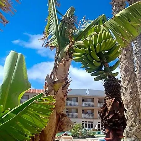 Szálloda Parque Carolina 3*